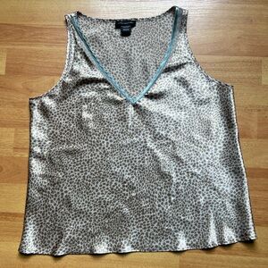 Jones New York Silky Cheetah Print Top Size M